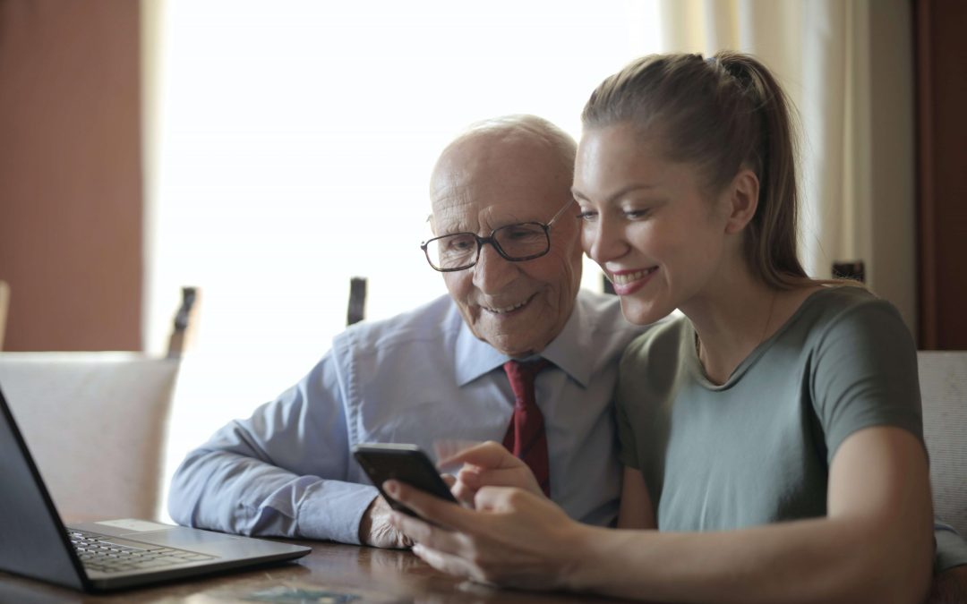Aidant familial : définition, rôle et droits